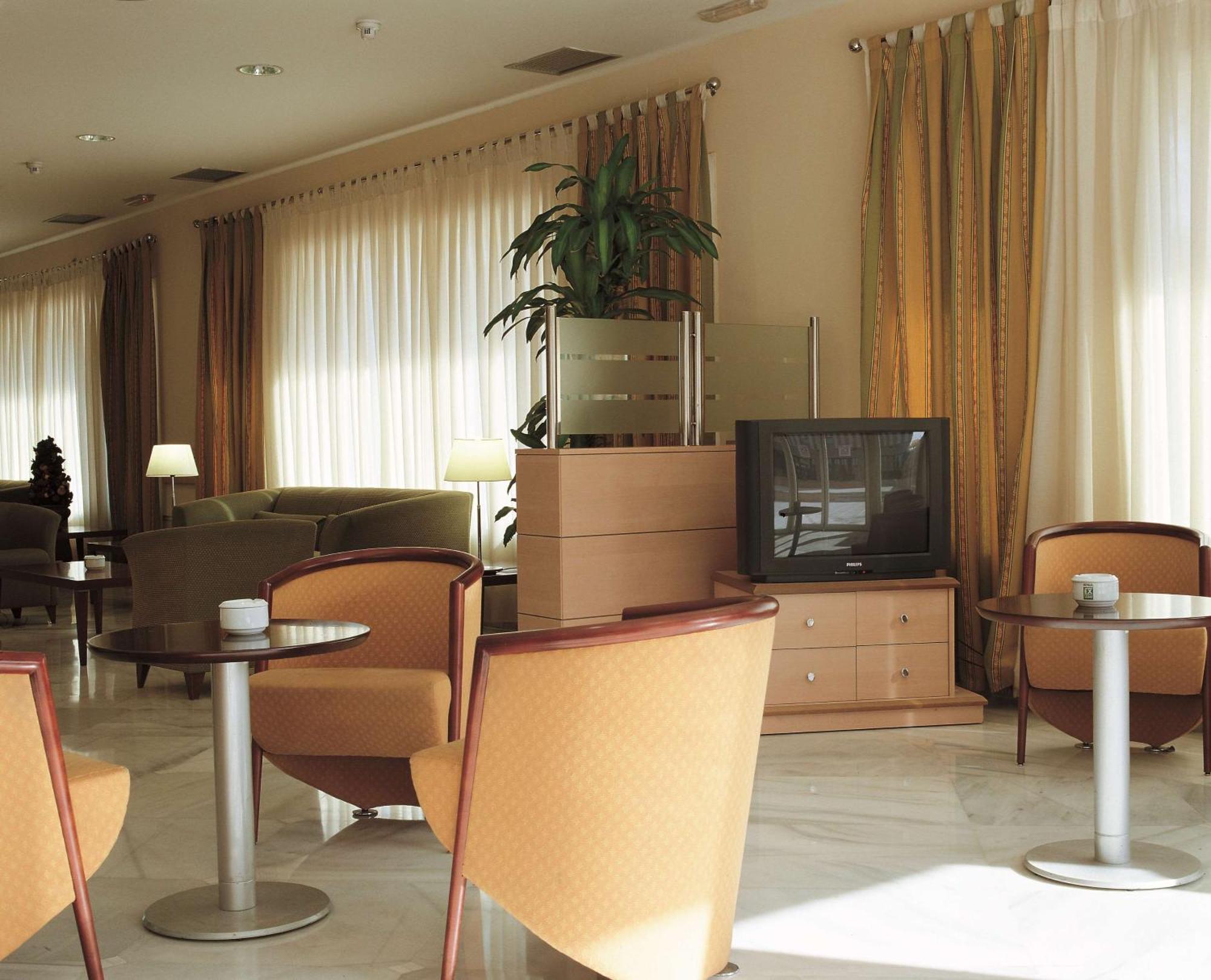 Nh Barajas Airport Hotel Madrid Ngoại thất bức ảnh