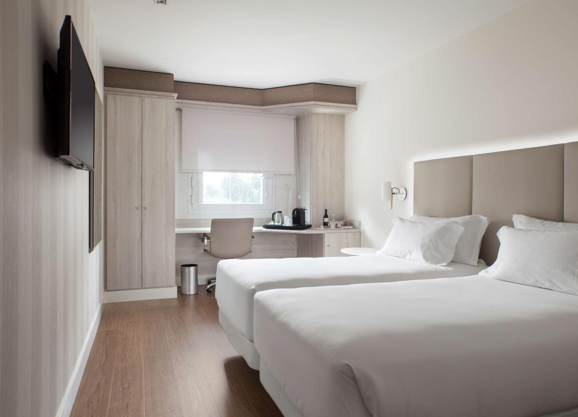 Nh Barajas Airport Hotel Madrid Ngoại thất bức ảnh