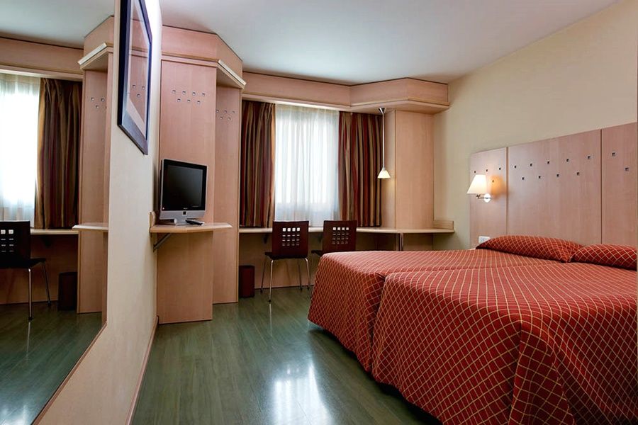 Nh Barajas Airport Hotel Madrid Ngoại thất bức ảnh